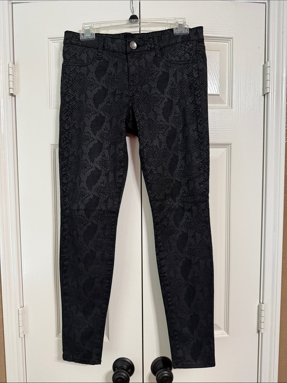 Kut from the Kloth Skinny Jeans Size 6 Black Snake-Print - Picture 8 of 11